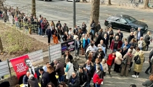 Almanya'da atılan imzalara konsolosluk el koyup yırttı