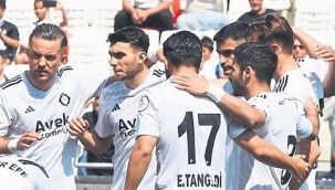 Altay'ın gençleri alkışları topladı