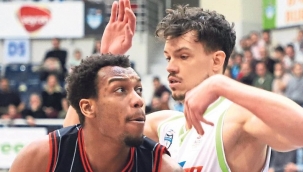 Manisa Kartal önünde