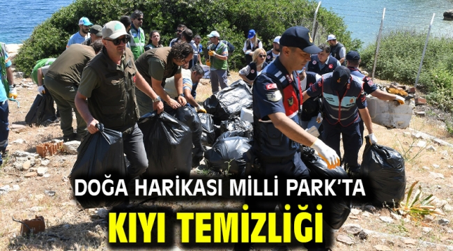 Doğa Harikası Milli Park'ta Kıyı Temizliği