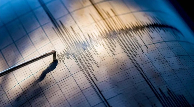 İstanbul'da geceyarısı deprem korkuttu