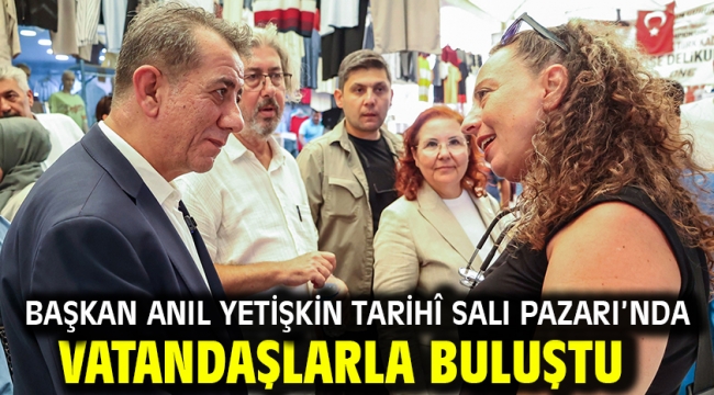 Başkan Anıl Yetişkin Tarihî Salı Pazarı'nda Vatandaşlarla Buluştu