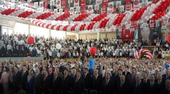 MHP Malazgirt öncesi 'milliyetçi slogan' çıkmazına girdi