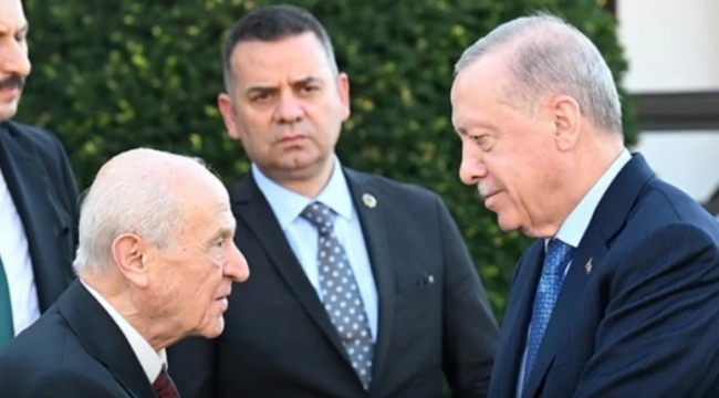 AKP'de kulislerin de kafası karıştı! Erdoğan seçime kadar bekleyecek mi?