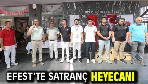 Efest'te Satranç Heyecanı