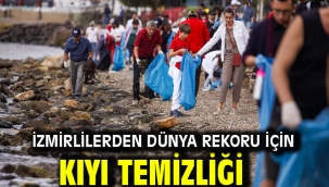 İzmirlilerden dünya rekoru için kıyı temizliği