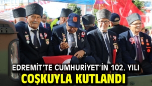 Edremit'te Cumhuriyet'in 102. Yılı Coşkuyla Kutlandı