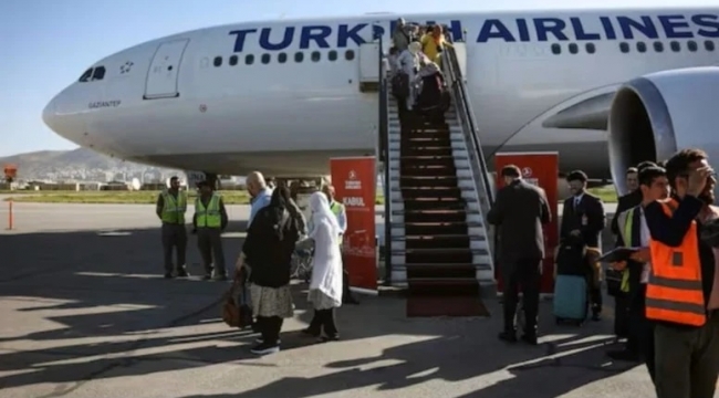 Afgan, Iraklı ve Suriyeli suçluları uçaklara bindirip Türkiye'ye göndermeye başladı