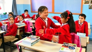 Ara tatil sona erdi: Milyonlarca öğrenci dersbaşı yaptı!