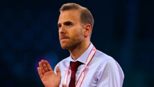 Karşıyaka'da Candost imzaladı