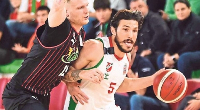 Karşıyaka potada Mersin önünde