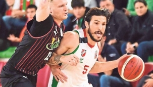 Karşıyaka potada Mersin önünde