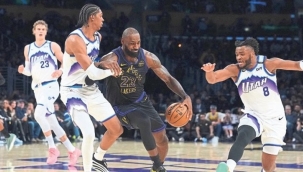 LeBron rekor kırdı Lakers maçı kazandı