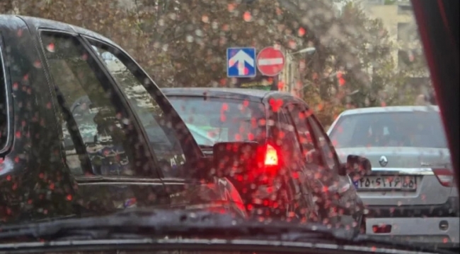 Tohumlanan bulutlar meyveyi fazla verdi: İran'da sağanaklar, taşkına neden oldu