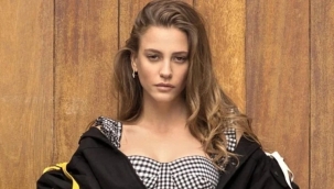 Ayaklarını gören bir daha baktı