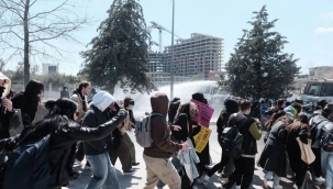 İzmir'de öğrencilere operasyon: Gençler üzerindeki baskı tırmanıyor