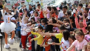Saldırı gölgesinde bayram