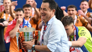 Hull'un hedefi Sallai