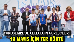 Yunusemre'de Geleceğin Güreşçileri 19 Mayıs İçin Ter Döktü