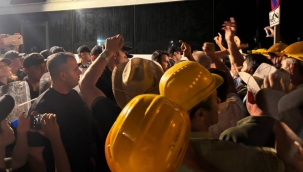 Bakanlık önündeki madencilere yine polis müdahalesi