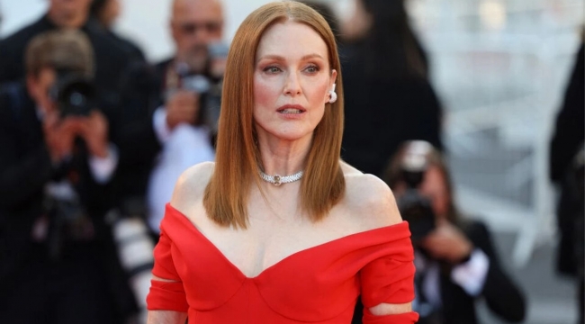 Julianne Moore 20 yıl sonra sahneye dönüyor!