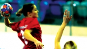 Toprak sahadan en tepeye