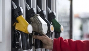 Tabela değişti: Motorin ve benzine zam geldi
