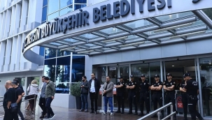 Demokrasiye darbe gündeme perde