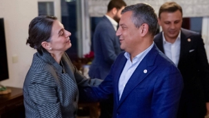 Özgür Özel, Sinem Dedetaş'ı ev hapsinde ziyaret etti