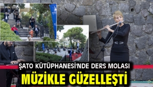 Şato Kütüphanesi'nde ders molası müzikle güzelleşti